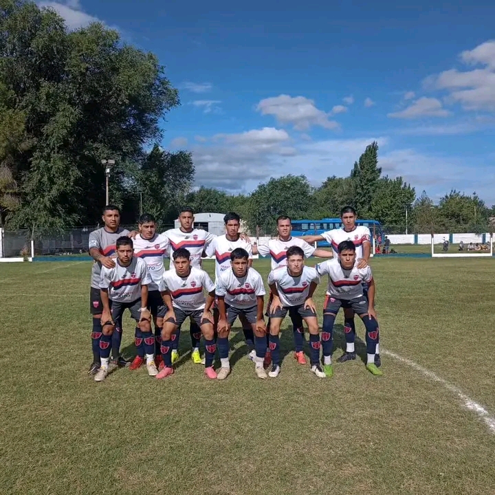 Juventud Unida lidera el ascenso con puntaje perfecto tras vencer a Centro Oeste 2-